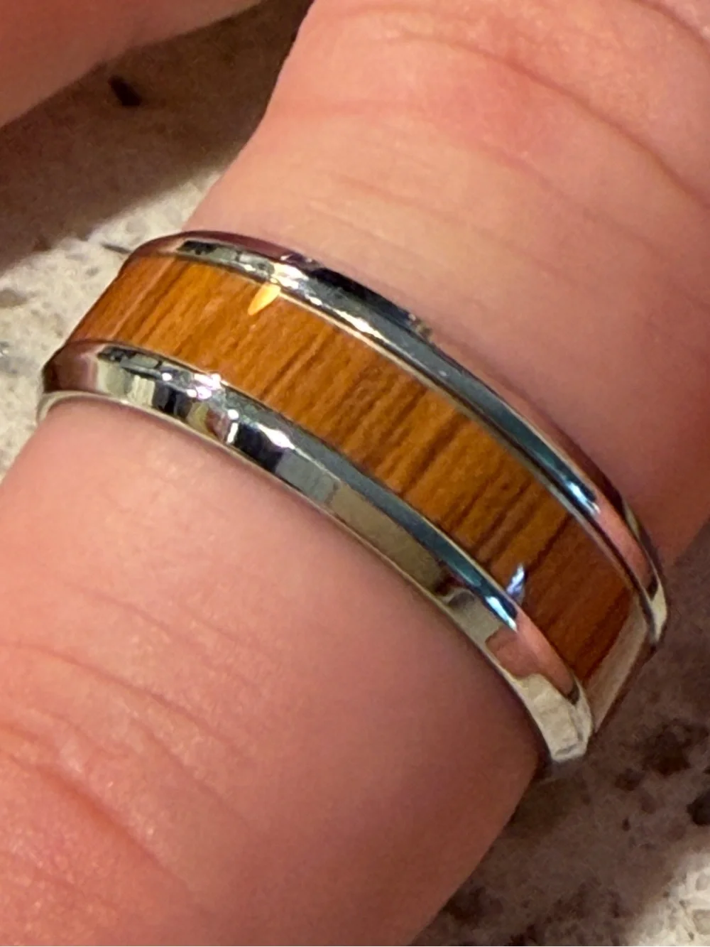NEW Men’s Fashion Rings Size 12 – Set of 3 Silver, Black & Wood Grain Bands. BRD